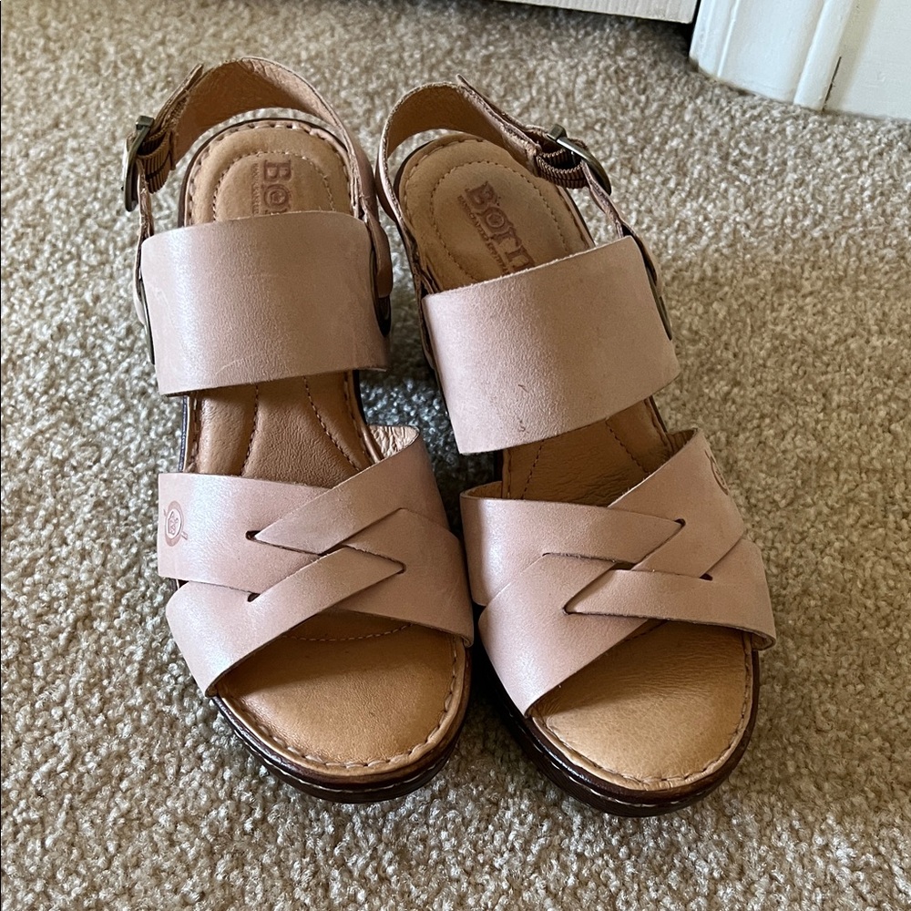 Born Women's Blush Pink Leather Sandals